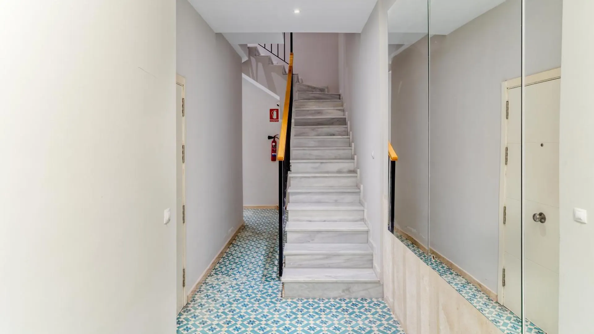 Admiral City Studio Malaga Apartment