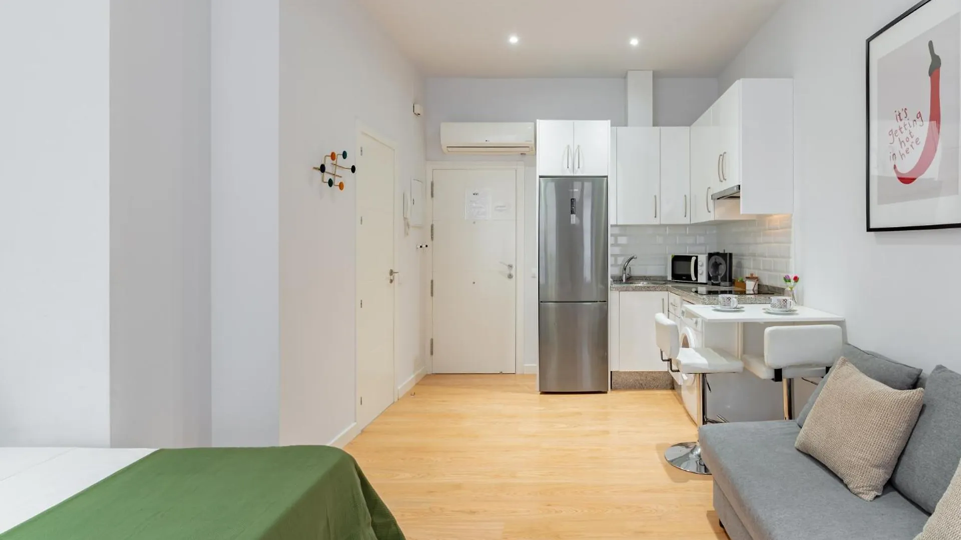 Apartment Admiral City Studio Malaga Spain